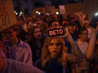 Protest proti zákonu obmedzujúcemu autonómiu protikorupčných úradov