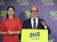 Minister vnútra nakupuje antistresové loptičky a cukríky: Všetko za štátne peniaze, tvrdí SaS