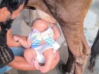 Kontroverzné VIDEO šokovalo internet: TAKTO kŕmil otec svoje dieťa, ľudská hlúposť nepozná hraníc!