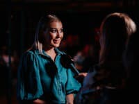 Módna prehliadka Fera Mikloška v záhrade hotela Thermia Palace, Jana Majeská