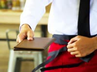 Čašnik se je v Italiji zadušil z mocarelo