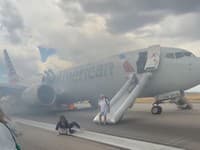 Výbuch a ohnivé peklo pred štartom: VIDEO zachytilo evakuáciu cestujúcich z lietadla