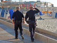 DESIVÉ SKUTOČNOSTI v prípade dievčatka, ktorého telo našli na pláži v Grécku: Za všetkým môže stáť MATKA!