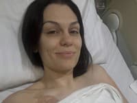 NOČNÁ MORA sa vrátila: Speváčka po boji s RAKOVINOU.... Opäť skončila v NEMOCNICI!