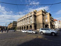 Inšpekcia mala rodičom obetí streľby na Filozofickej fakulte umožniť nazrieť do spisu