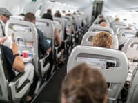 HOROR na palube lietadla: Muž znásilnil len 15-ročné dievča! Rodič sedel o pár sedadiel ďalej