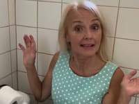 Česká herečka Veronika Žilková prišla o balík peňazí.