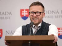 Kotlár opäť perlil a obviňoval médiá: Moje experimenty nestáli štát ani cent! TRHANIE diplomu sa nekoná