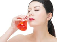 Ľudia sú ochotní spraviť pre krásu všetko: Nechutný elixír krásy! FUJ, to naozaj pijú TOTO?