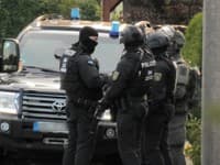 Hrozivý incident na škole: Žiak pobodal učiteľku! Polícia po ňom pátra