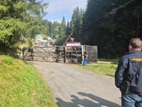 V Starých Hámroch došlo k nehode autobusu, ktorý prevážal študentov