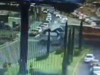 Hororová nehoda v Mexiku: VIDEO Vlak rozmetal autobus plný ľudí, zahynulo najmenej osem osôb