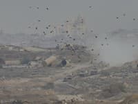 Izrael postupuje: Mesto Gaza opúšťa stále viac obyvateľov