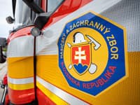 Obrovský požiar vypukol v bytovke v Banskej Bystrici: Evakuovali 25 ľudí