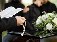 Neuveriteľná situácia v Argentíne: Mladík sa objavil na vlastnom pohrebe! Rodina prežila ŠOK storočia