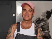 Robbie Williams vystrašil fanúšikov: Trpí vážnym ochorením!