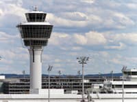 Letisko v Mníchove prerušilo prevádzku kvôli dronom: Odletieť nemohlo 3-tisíc ľudí