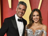 Cash Warren a Jessica Alba 