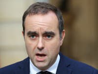 Francúzsky premiér Sébastien Lecornu podal demisiu: Krajinu čaká politická kríza