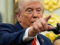 Tvrdý odkaz Číne: Trump zvyšuje clá na 100 % a ruší stretnutie so Si Ťin-pchingom!