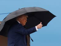 Vojna v Gaze sa skončila, vyhlásil Trump po odlete do Izraela a Egypta