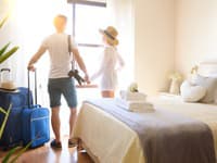 Rodinná dovolenka sa zmenila na nočnú moru: Našli ideálne ubytovanie, kým nezbadali kameru namierenú na deti!