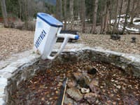 Zdevastovaný a chátrajúci areál bývalých kúpeľov je doteraz nevyužívaný