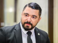 Šéf SIS Gašpar o tom, za akých okolností odstúpi: Vyjadril sa aj ku kontroverzným tetovaniam, nehode a protestom