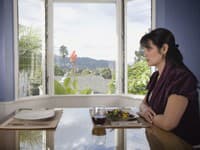 VIDEO z Barcelony pobláznilo internet: Už nebudete jesť osamote, kaviareň to vymyslela po svojom! Čo poviete?