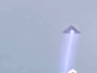 Záhadné VIDEO z obľúbenej exotickej destinácie: To je UFO?! Nad starovekými stavbami sa objavil neznámy objekt!