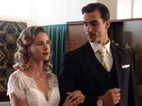 Nela Pocisková a Adam Bárdy v seriáli Dunaj, k vašim službám