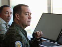 Medvedev reaguje: Zrušenie summitu v Budapešti a sankcie proti ruským firmám sú akt vojny