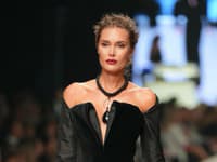 Módna prehliadka slávneho Čecha: Zažiarila na nej aj slovenská Miss... Bola nádherná!