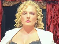 Mellova ex Marošová v sexi korzete: Láka na šou o bratislavskom podsvetí!