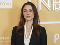 Odvážne FOTO hviezdy populárneho seriálu: 40-ku oslávila ÚPLNE NAHÁ!