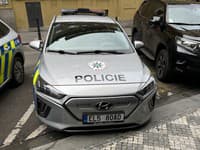 Češka policija na praškem letališču zavrnila vstop izraelskemu vojaku na podlagi opozorila Francije