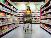 Z trhu sťahujú NEBEZPEČNÉ šarže známej potraviny: Našli v nej kúsky SKLA!