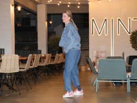 Adela a Sajfa na pracovnom stretnutí s tvorcami relácie Milujem Slovensko