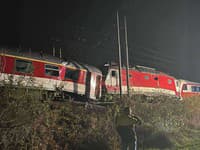 Pri Pezinku sa zrazili dva vlaky: Hlásia najmenej 20 zranených! FOTO a VIDEO Riaditeľ železníc priblížil príčiny nehody