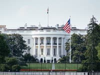 Epstein podľa amerických demokratov v súkromných e-mailoch spomenul Trumpa