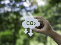 Europoslanci žiadajú 90-percentné zníženie emisií v klimatickom práve EÚ