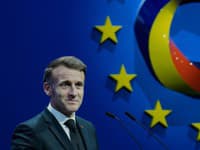 Európa odmieta byť technologickým vazalom Spojených štátov a Číny, uviedol Macron