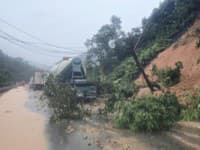 Poplave v Vietnamu zahtevale 55 življenj, več ljudi pogrešanih