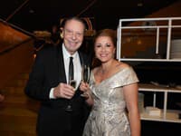 Štefan Margita so svojou novou láskou na udeľovaní cien Český slávik.