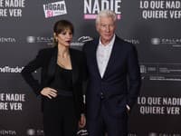 Richard Gere so svojou manželkou Alejandrou