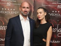 Robo Vittek s partnerkou na premiére muzikálu Rómeo a Júlia