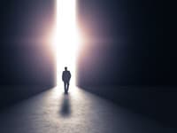 ŠOKUJÚCI príbeh muža, ktorý bol mŕtvy 6 minút! Opisuje RAJ aj orientačné centrum duší: TIETO slová vyrážajú dych