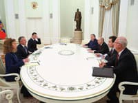 MIMORIADNY ONLINE Putin a vyslanec USA rokovali päť hodín: No kompromis o Ukrajine nepriniesli