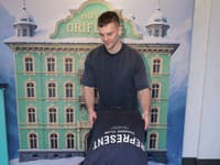 Vianočný večierok známej kozmetickej značky. Na snímke Bergino, Jovinečko