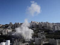 Izrael reaguje útokmi na jih Libanonu: Hizballáh je v ohrození